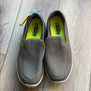 Slip on walking shoes for men